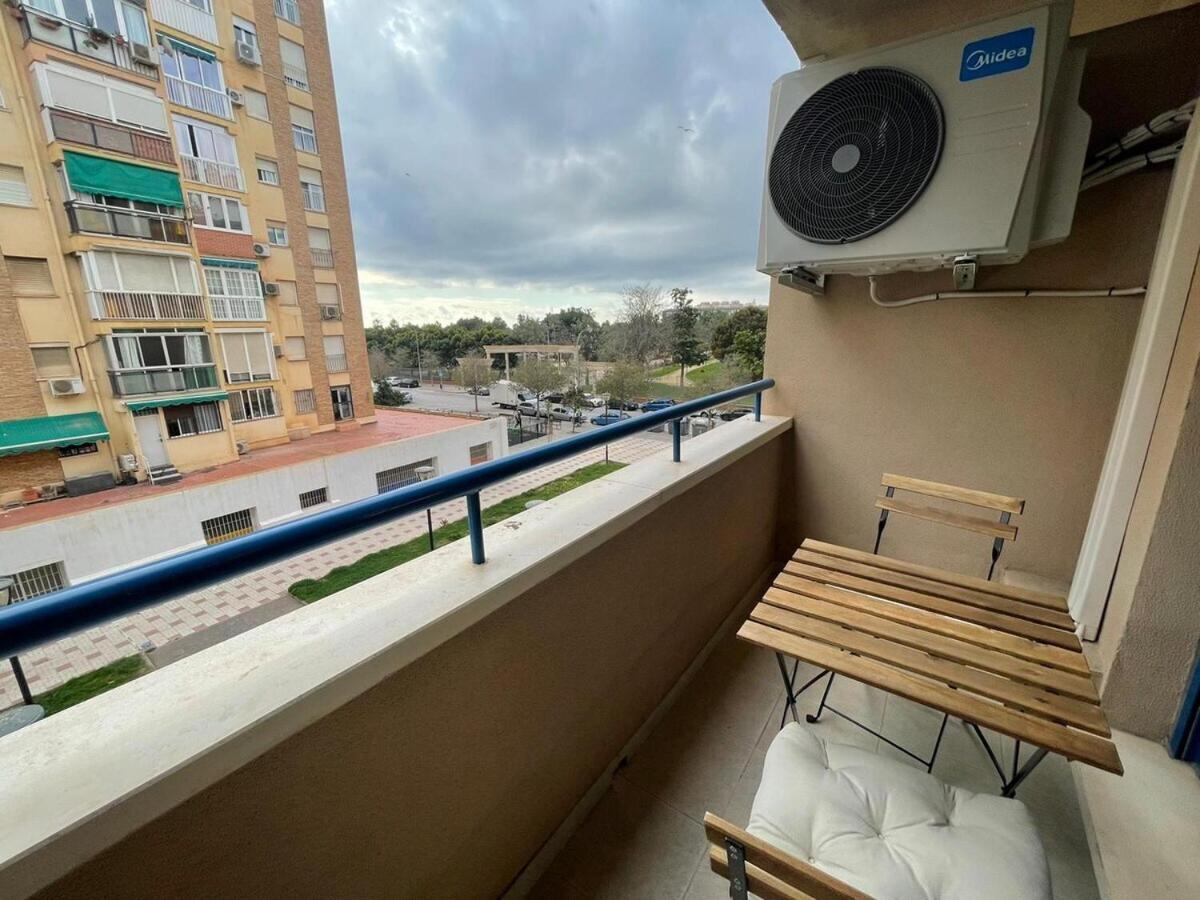 Calu Homes Cerca Playa De Huelin Màlaga Exteriér fotografie